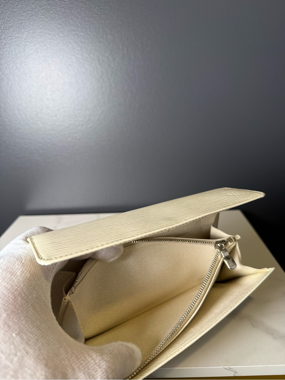 Louis Vuitton Cream Epi Leather Wristlet Clutch - Picture 6 of 6